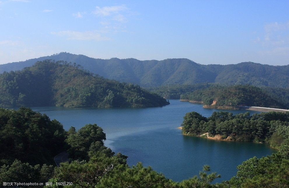 关键词:青山碧水 青山 湖泊 山峰 小岛 蓝天 山水风景 自然景观 摄影