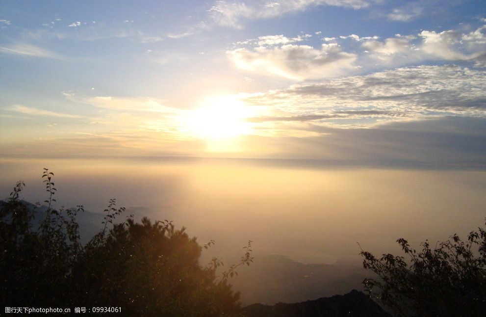 关键词:本照片摄于山东泰山的秋天 泰山日出 日出 风景名胜 自然景观