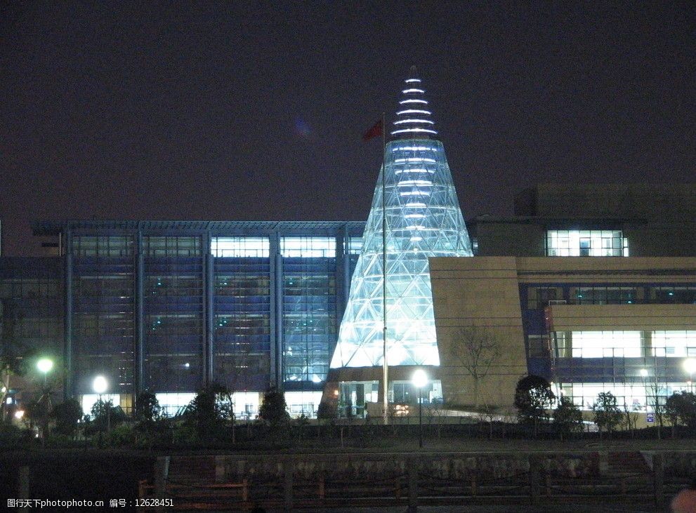 浙江大学城市学院夜景图片