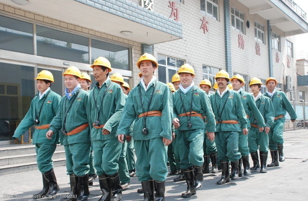 煤矿工人企业矿山井下综采现代化井口图片