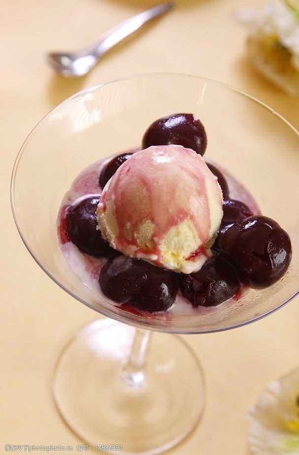 美酒煮车厘子图片