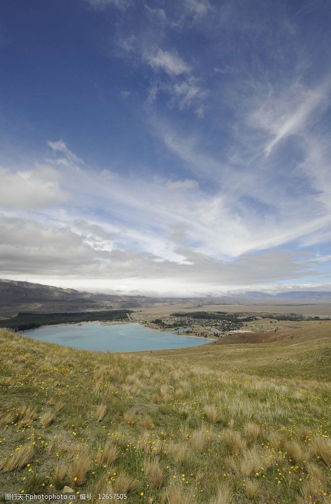 关键词:天空下的美景 蓝天 白云 草地 湖水 广阔的天地 自然风景 自然