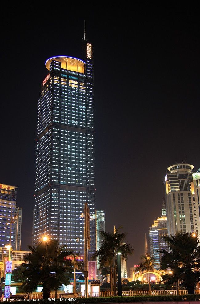 关键词:南宁地王 地王 大厦 高楼 夜景 建筑 城市风光 建筑摄影 建筑