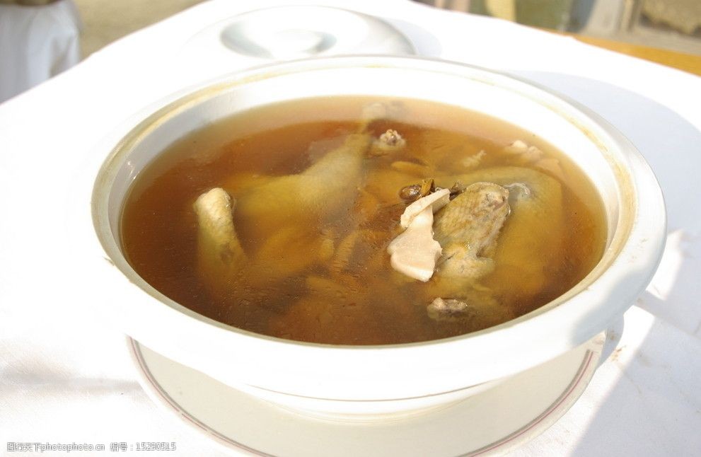 响螺清鸡汤图片