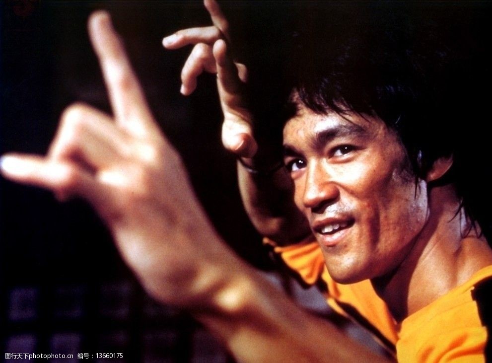 关键词:明星人物 好莱坞 功夫 明星 李小龙 截拳道 自成一派 明星偶像