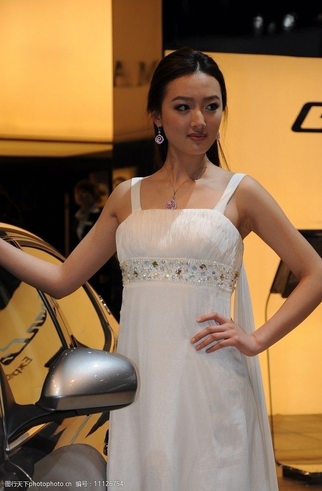 2010年北京车展玛莎拉蒂车模兰岚图片