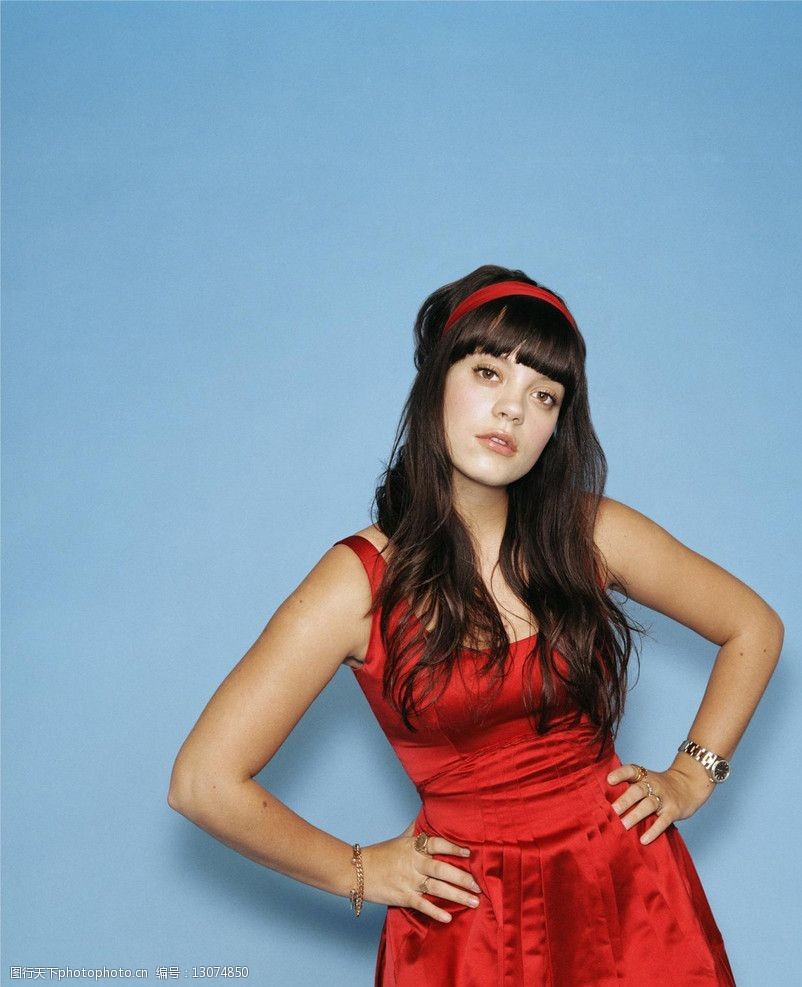 莉莉·艾伦图片