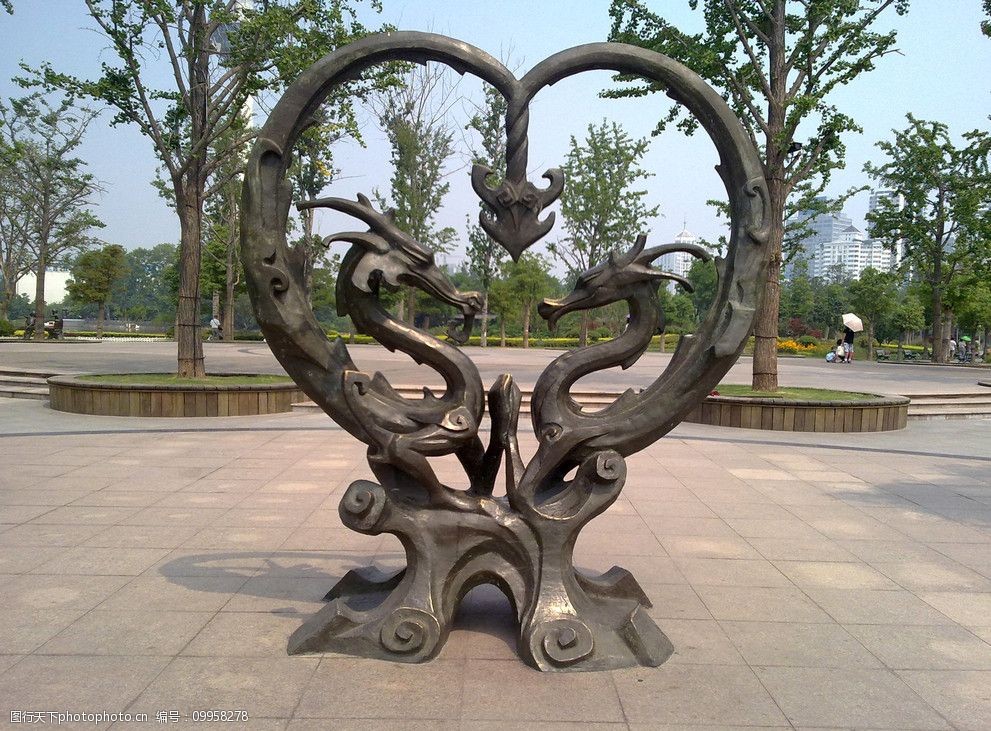 铸铜雕塑龙图片