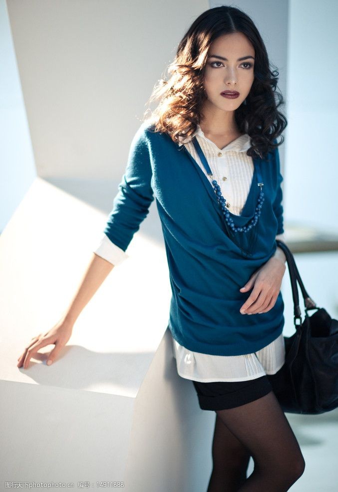 广告美女 红袖 丝袜 宝宝外国美女 项链 卷发 女性女人 人物图库 摄影