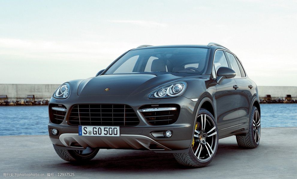 保时捷卡宴图片