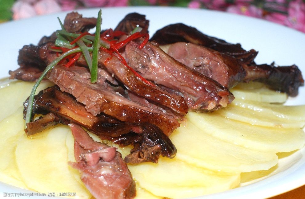 酱鸭蒸土豆图片图片-图行天下图库